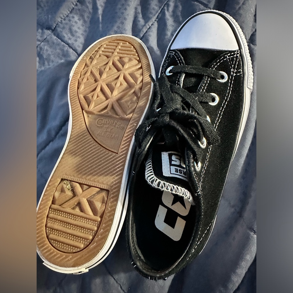 New Black converse size 3.5 men’s 5.5 womens
